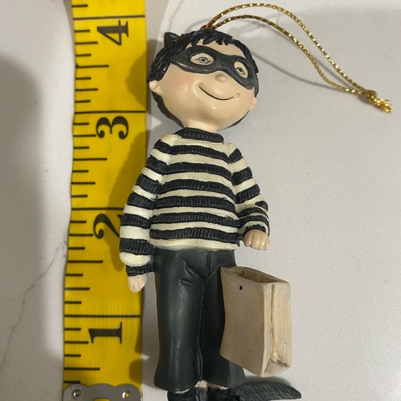 Lang & Wise Halloween Figurine Ornament  “Masked Cat” 3.5” - Picture 5 of 5